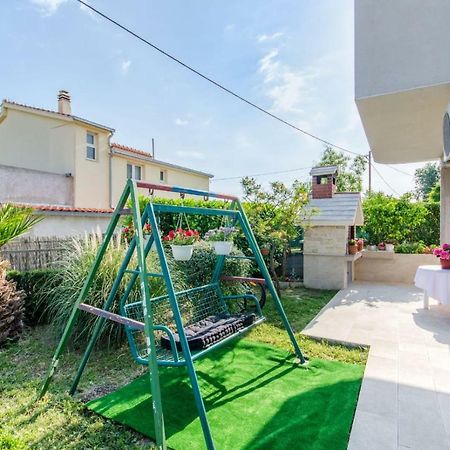 Holiday Apartment With Garden Kaštela Kültér fotó