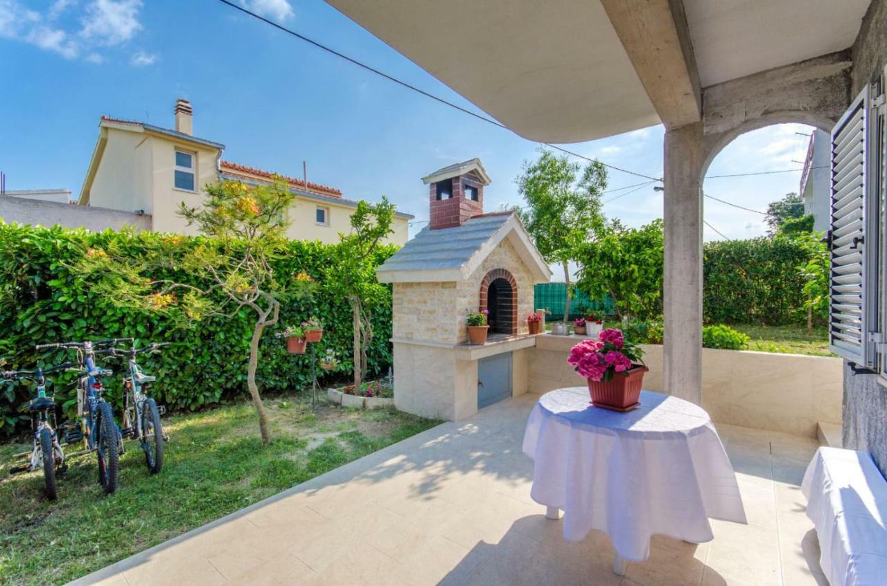 Holiday Apartment With Garden Kaštela Kültér fotó