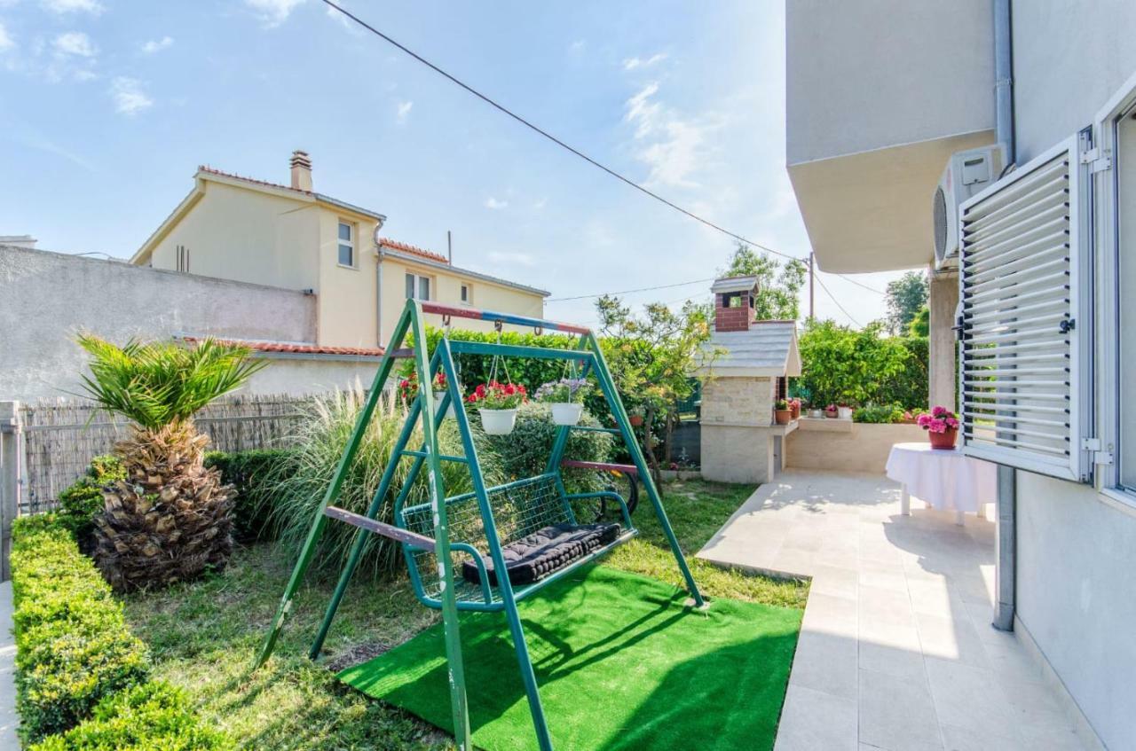 Holiday Apartment With Garden Kaštela Kültér fotó